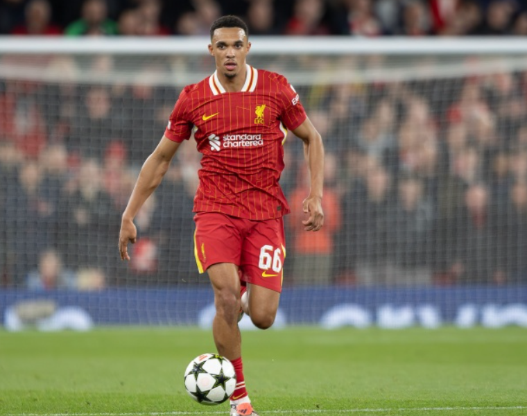 英格兰队10号位竞争白热化,卡拉格深度剖析球员前景