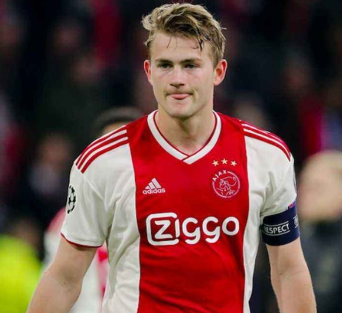 曼联赛前伤病动态：德里赫特、舍什科、马奎尔情况受关注