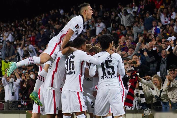 法兰克福：欧冠赛场的“过山车勇者”