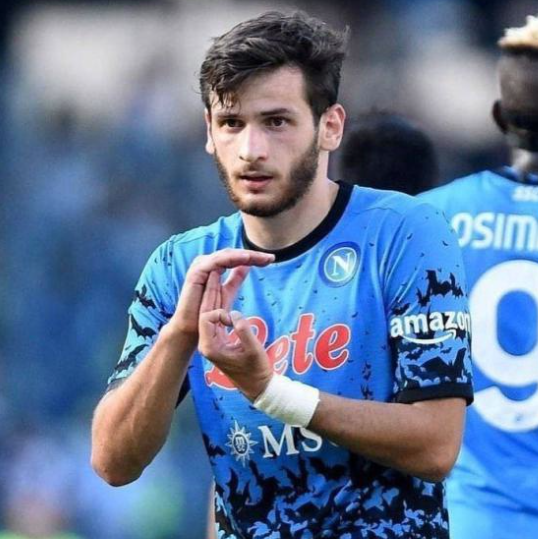 洲际杯决赛前夕:克瓦拉茨赫利亚谨慎回应萨拉赫相关问题