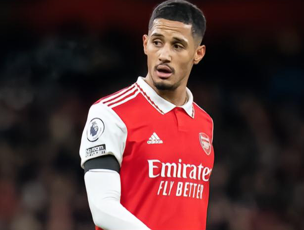 萨利巴揭秘角旗杆庆祝动作：情绪释放的独特表达