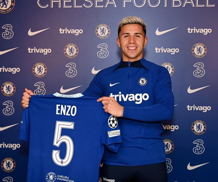 皇马求购恩佐可能性分析:资金与转会策略的双重考量